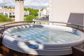 Deluxe apartment in Vale do Lobo with hot tub